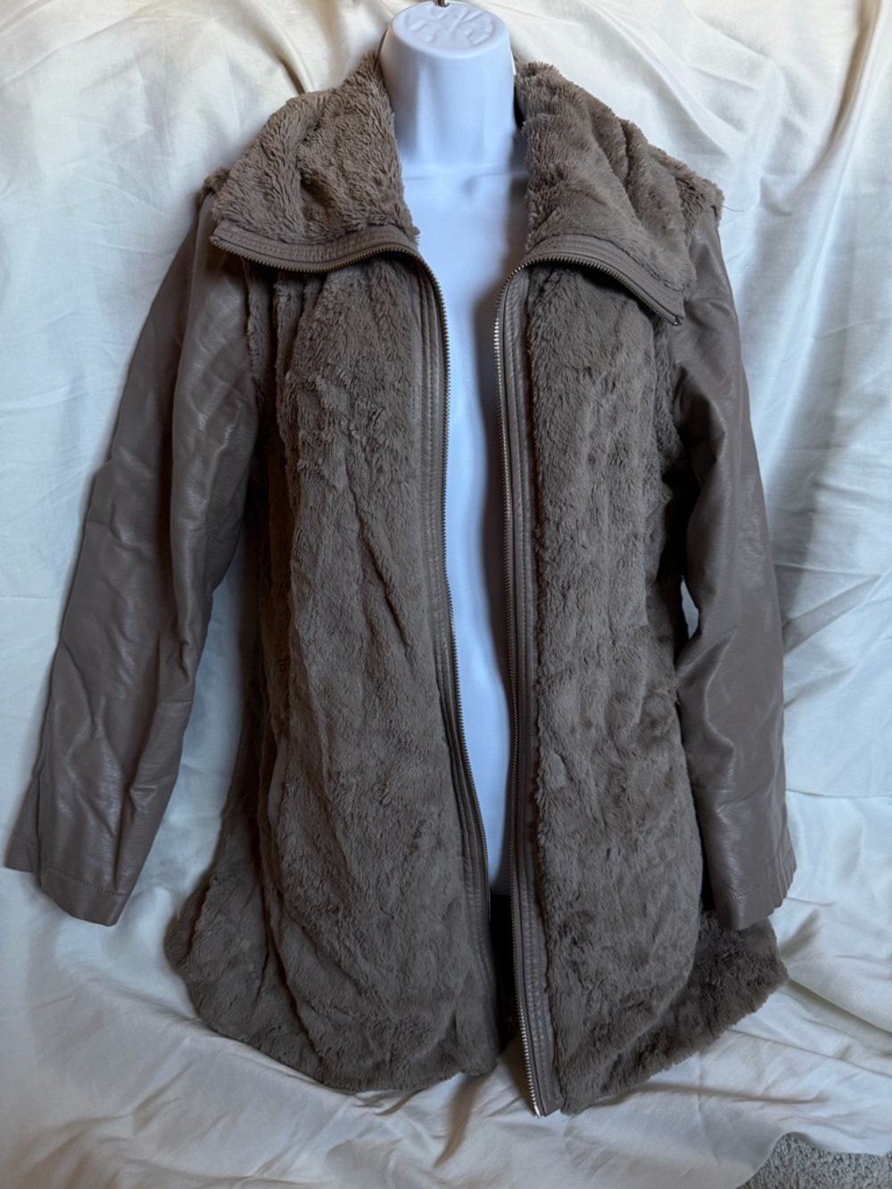 dennis basso Taupe Faux Fur & Knit Sleeve Zip Jacket
